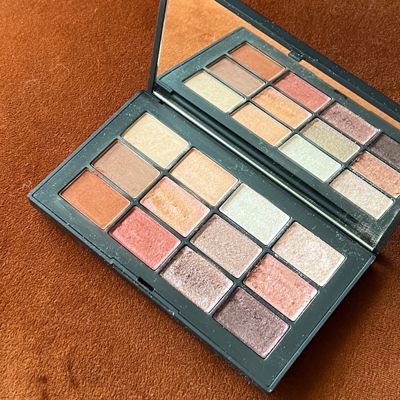 NARS ignited 12 eyeshadow palette - Picture 2 of 5